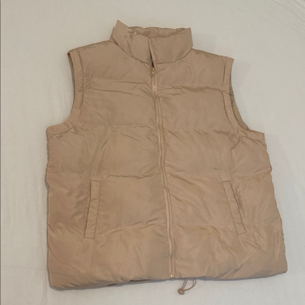 NWOT Women’s Insulated Puffer Vest Size Medium